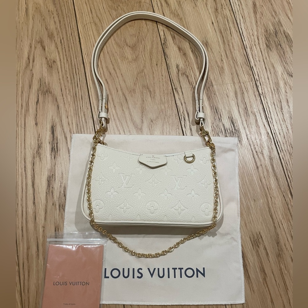 Easy pouch on strap